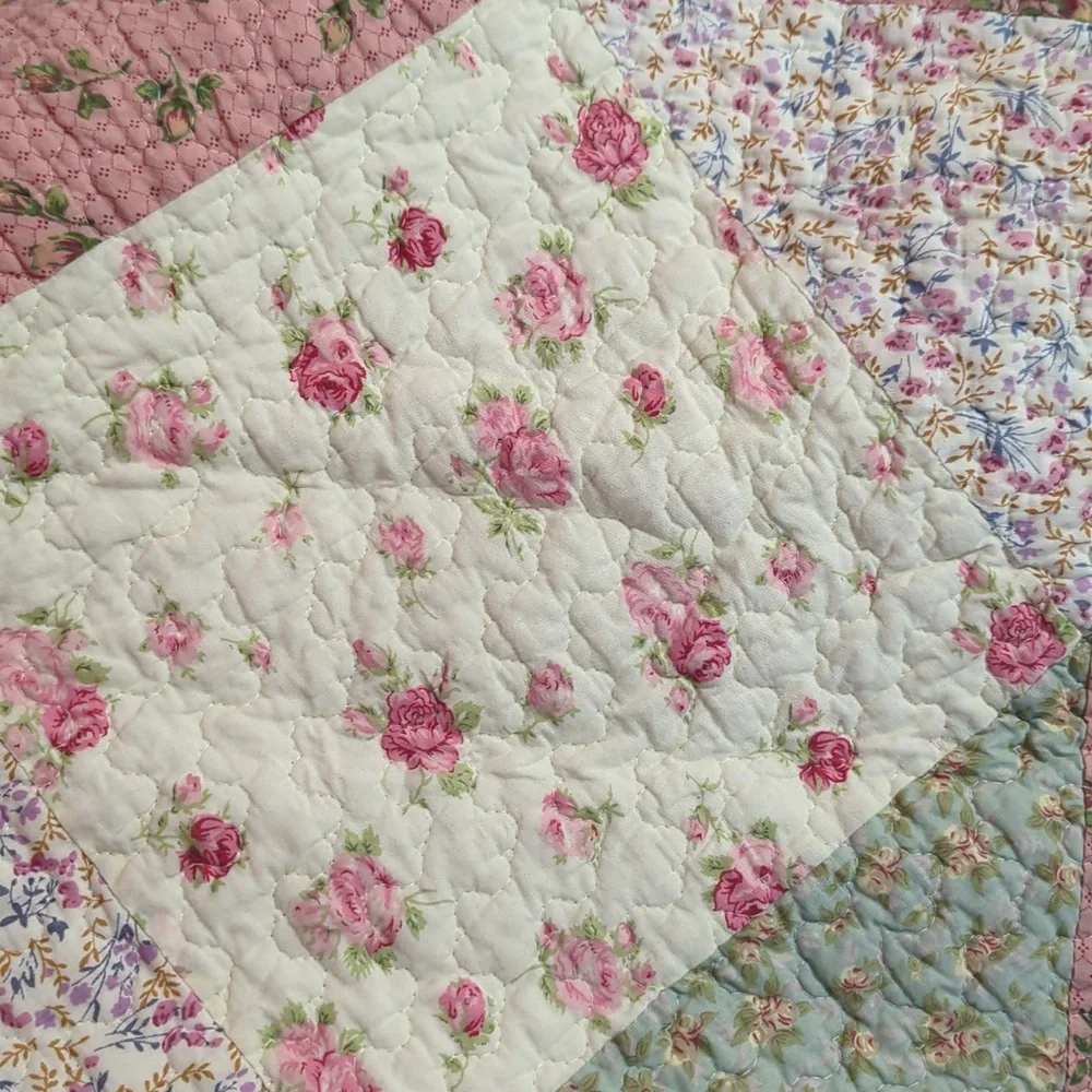 Vintage/HandMade The Old Country Store Floral Patchwork Prairie Cabin Quilt King